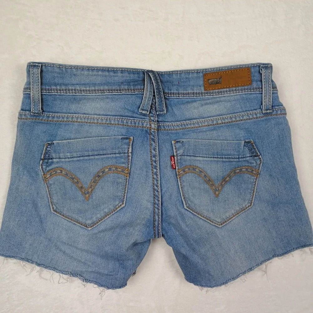Levis Honestly Made Womens Light Wash Raw Hem Denim Shorts Size 1 Low Rise‎